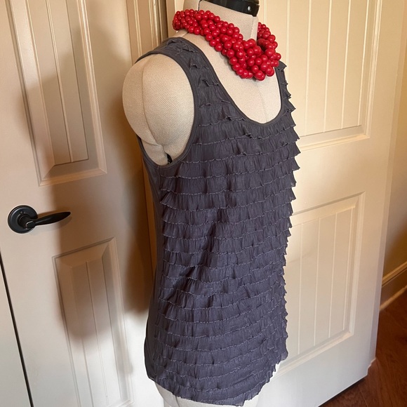 LOFT Sleeveless Tiered Top | Small - Picture 4 of 8